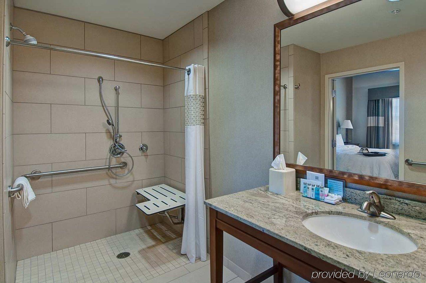 Hampton Inn And Suites Salem Room photo